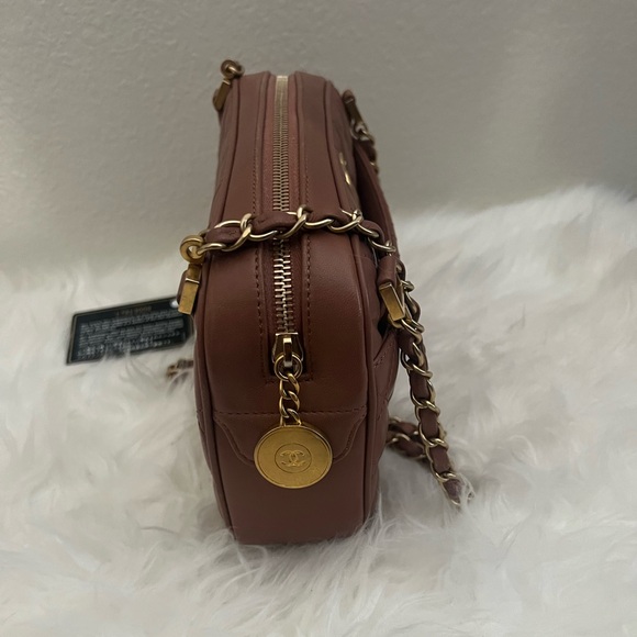 Chanel Lambskin Quilted Medium CC Crown Camera Case - Picture 4 of 6